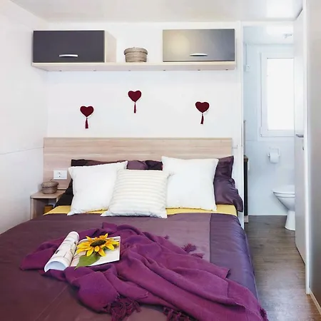 Victoria Mobilehome Bi Village 4*