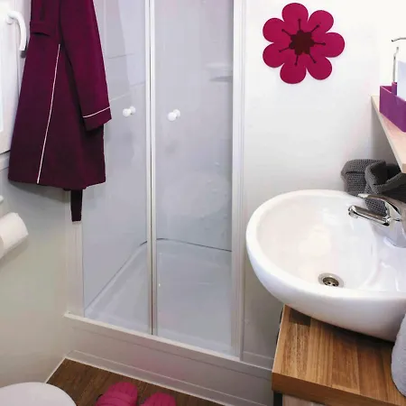 Victoria Mobilehome Bi Village Kemp 4*
